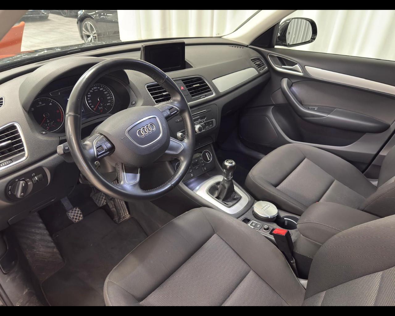 AUDI Q3 - Q3 2.0 TDI 120 CV Business
