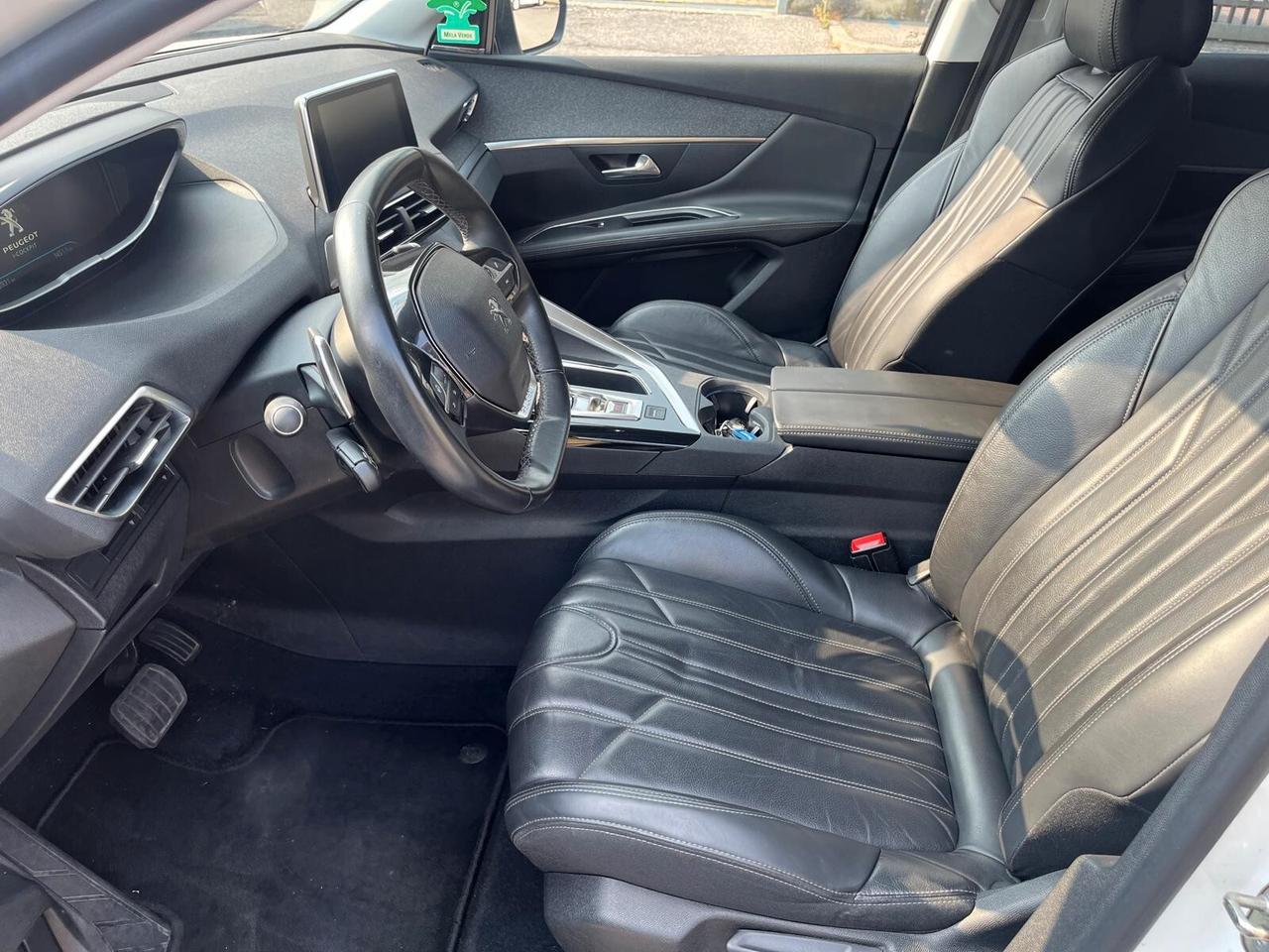 Peugeot 3008 PureTech Turbo 130 S&S Allure **EXPORT**