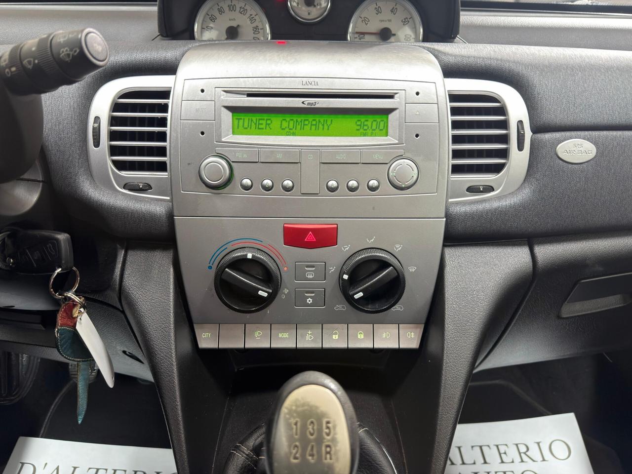 Lancia Ypsilon 1.2 Modamilano