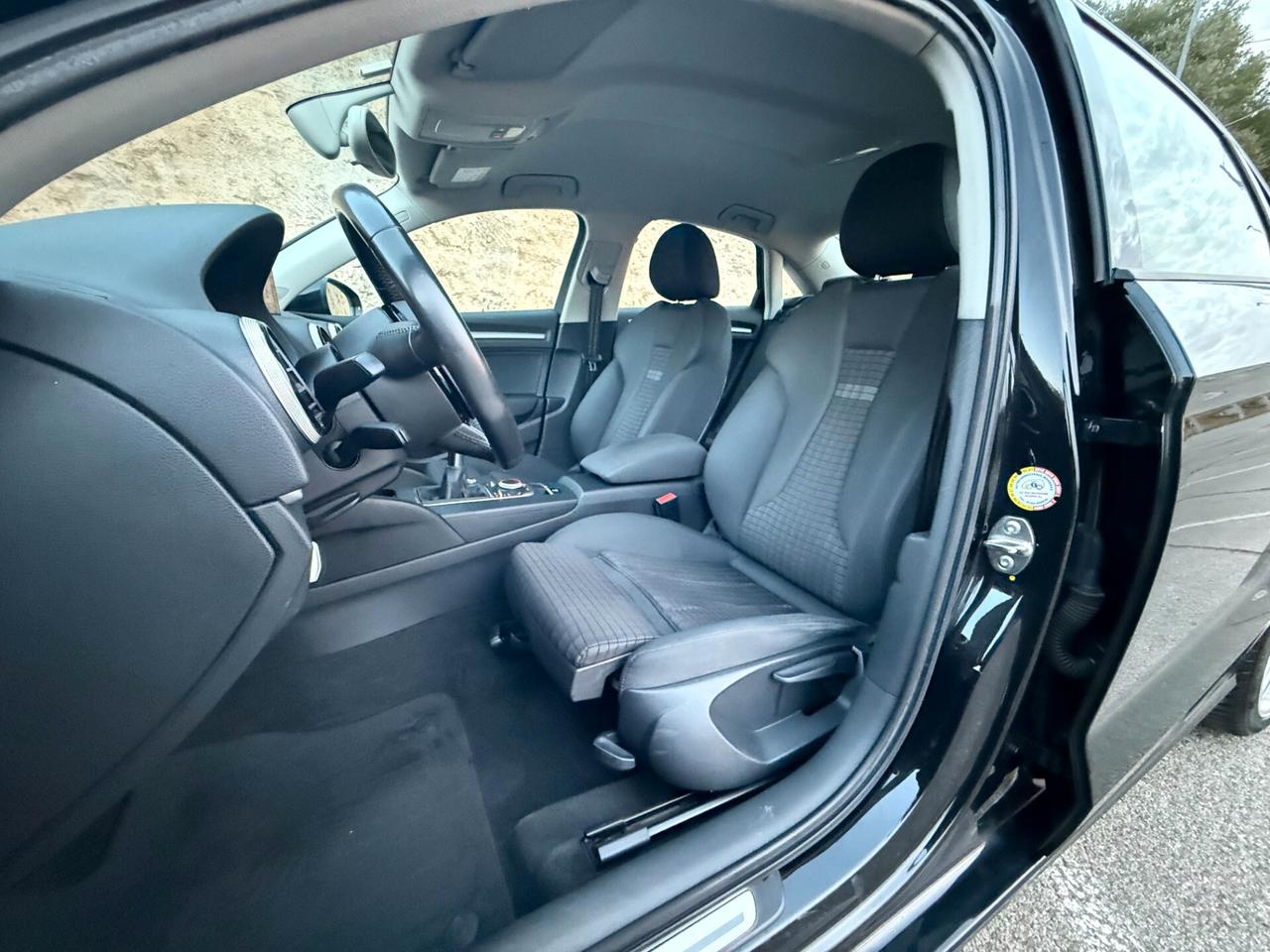 Audi A3 SEDAN/2.0 TDI 150CV/CERCHI 18"/LED/NAVI