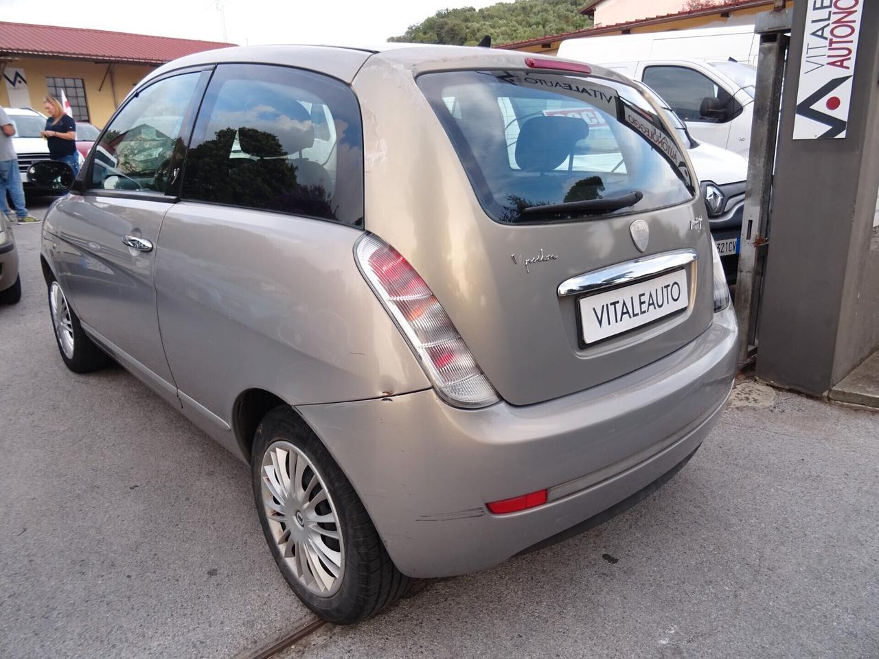 Lancia Ypsilon 1.3 MJT 75 CV Argento