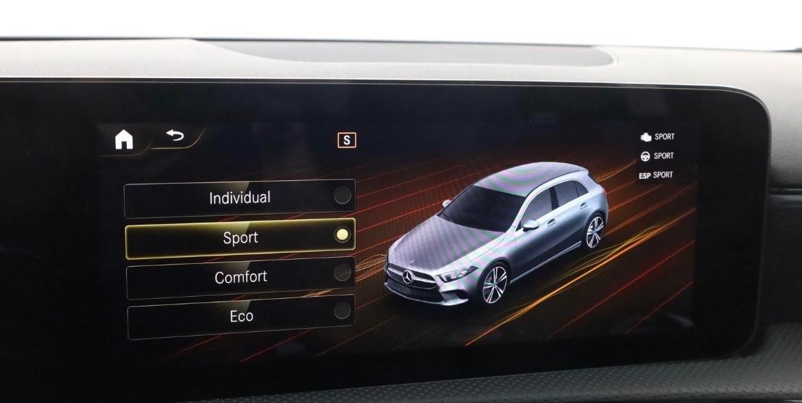 Mercedes-benz A 180d Automatic Premium AMG Line