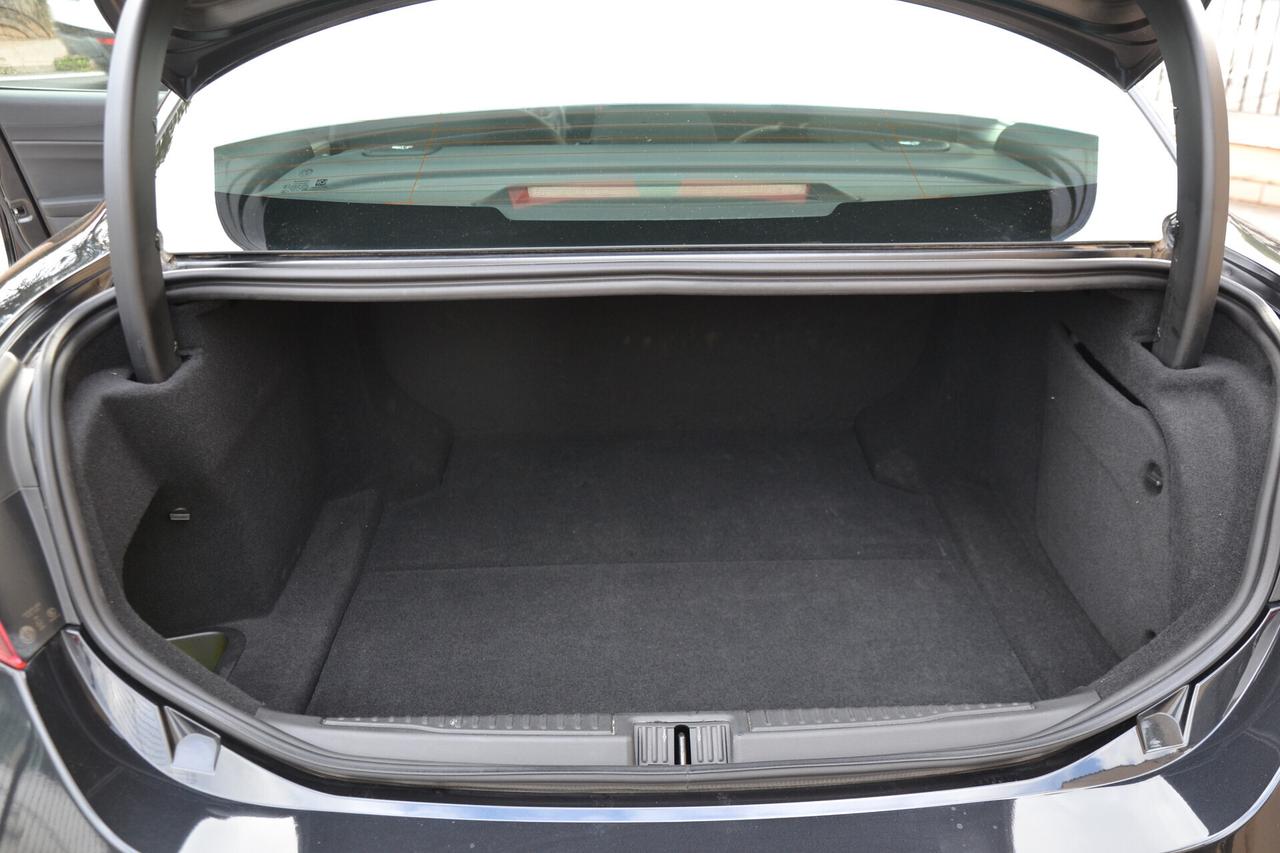 Alfa Romeo Giulia 2.0 200CV AT8 NAV LED RCAM PDC *PREZZO VERO*