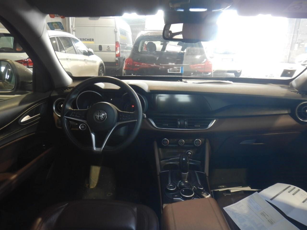 Alfa Romeo Stelvio 2.2 Turbodiesel 180 CV AT8 Q4 Business