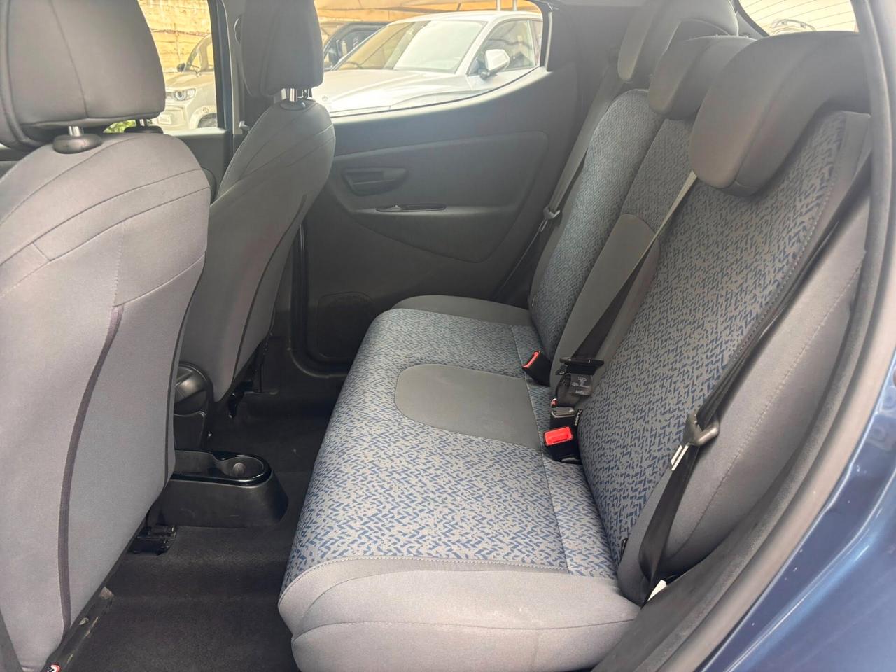 Lancia Ypsilon 1.0 FireFly 5 porte S&S Hybrid Silver Plus