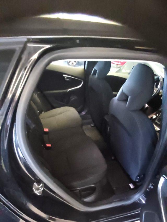 VOLVO V40 D2 1.6 Business