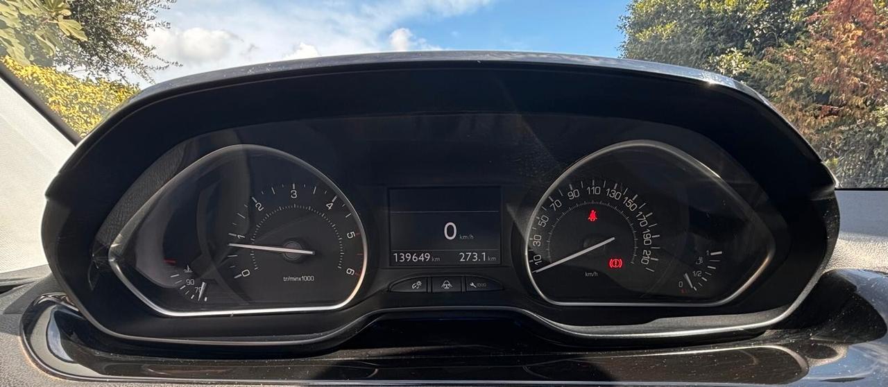 Peugeot 208 1.4 HDi 68 CV 5 porte Allure