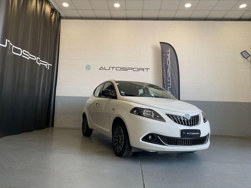 Lancia Ypsilon 1.0 FireFly 5 porte S&S Hybrid Platino