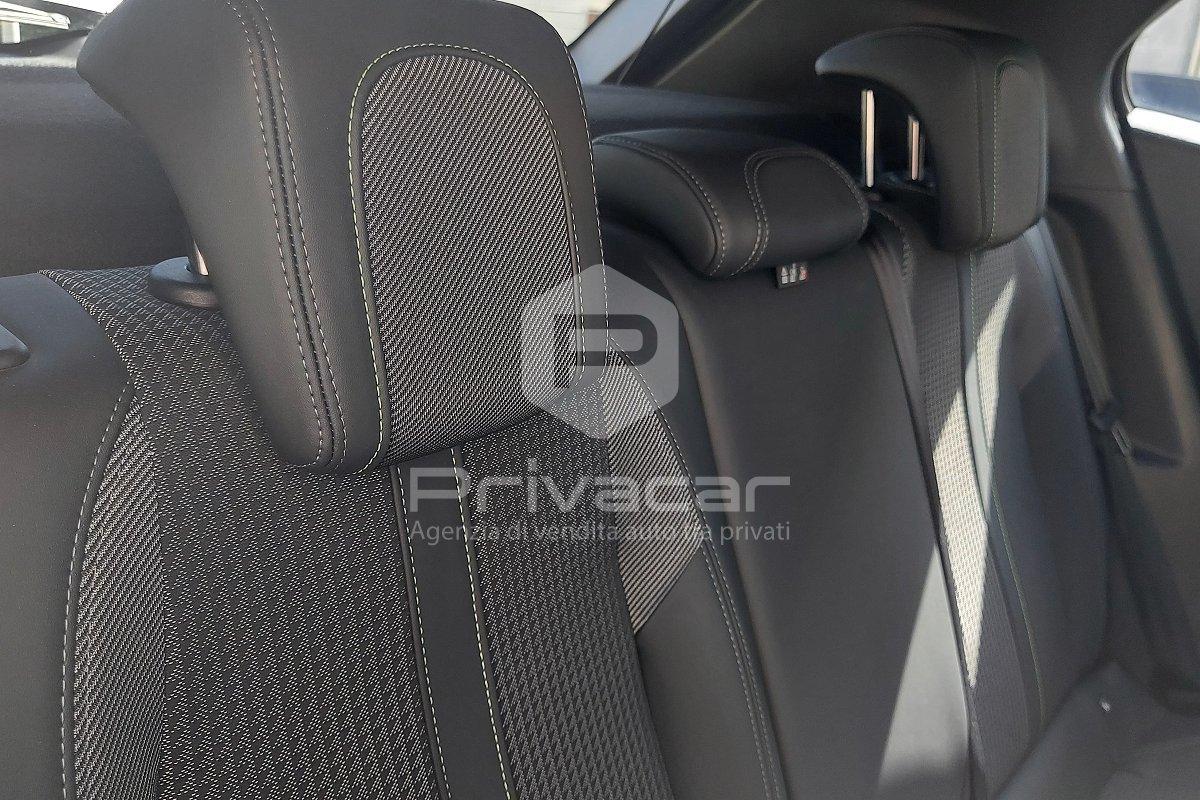 PEUGEOT 2008 BlueHDi 130 S&S EAT8 GT