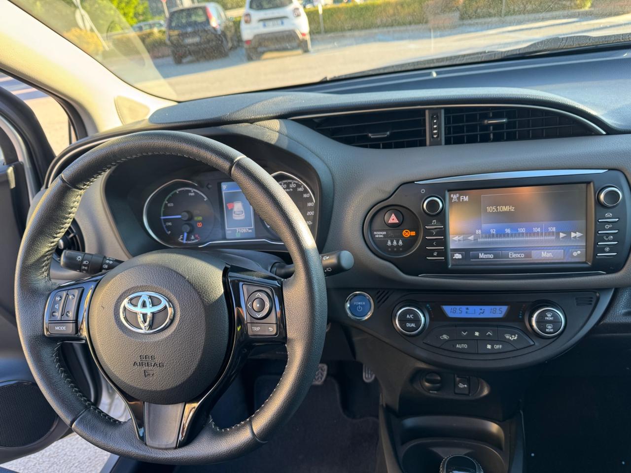 Toyota Yaris 1.5 HYBRID 5P.