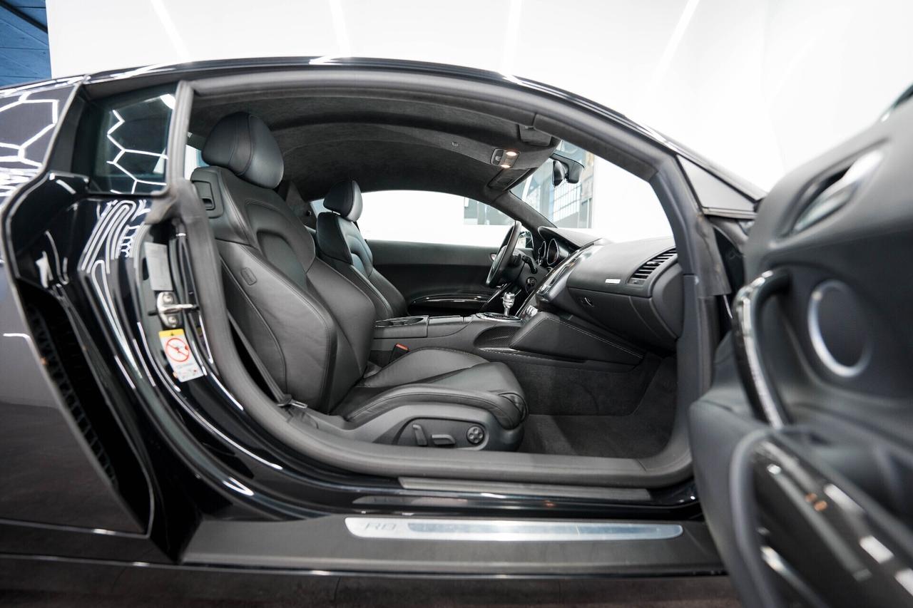 Audi R8 4.2 V8 FSI quattro R tronic IVA ESPOSTA