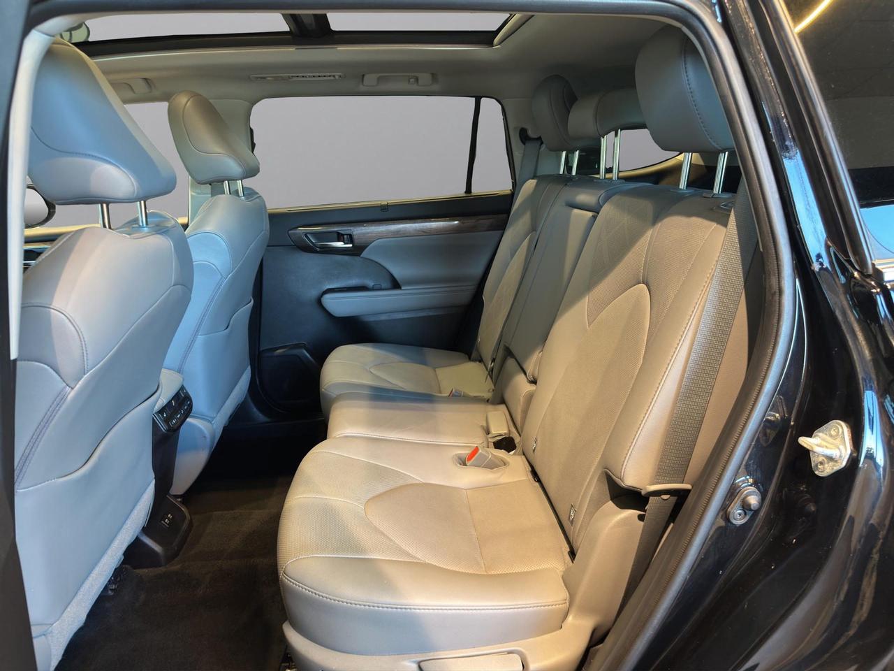 Toyota Highlander 2.5h Executive e-cvt