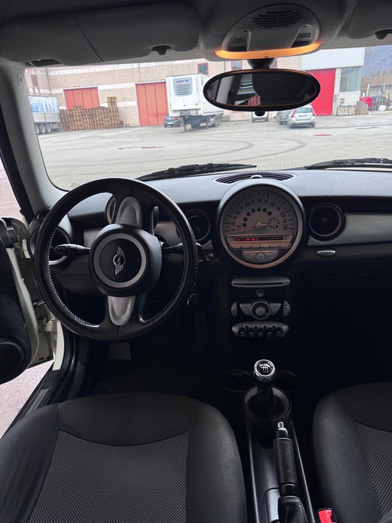 Mini Cooper 1.4 benzina Ray