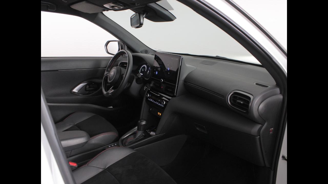 TOYOTA Yaris Cross 1.5 Hybrid 130 GR SPORT FWD e-CVT