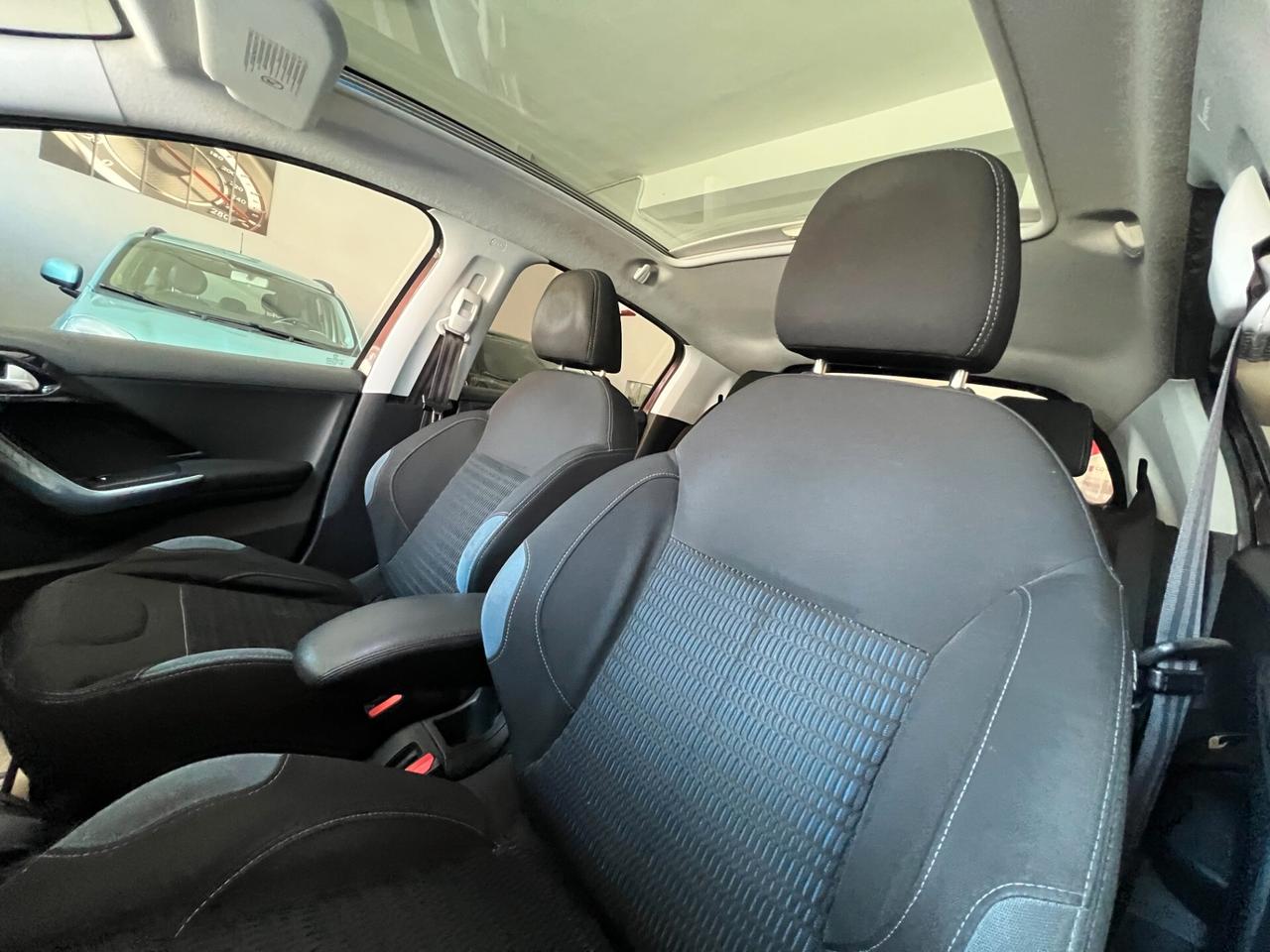 Peugeot 208 1.6 e-HDi 115 CV Stop&Start 5 porte Allure