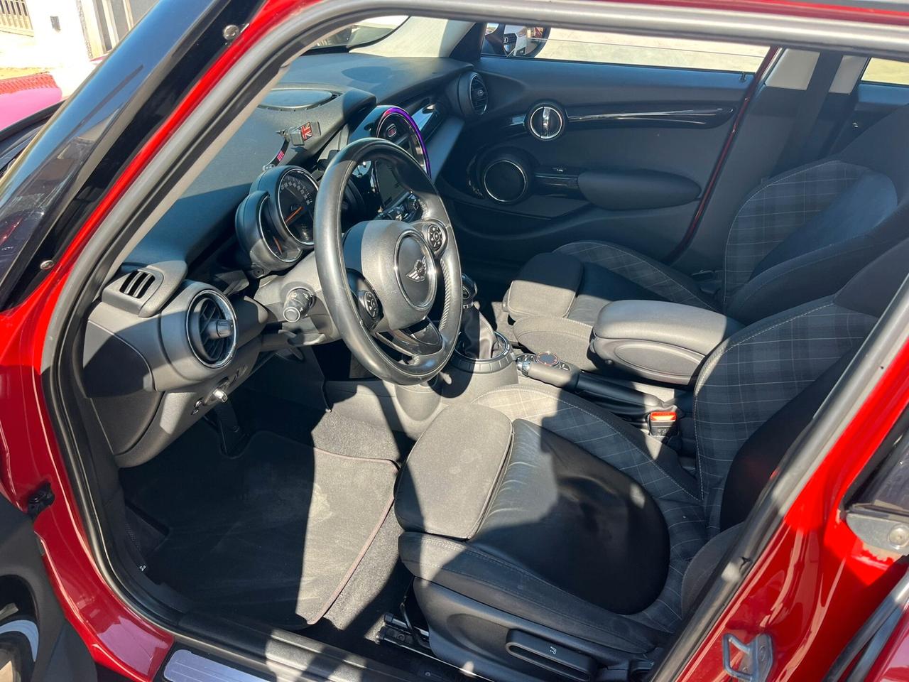 Mini Mini 1.5 Cooper D 5 porte