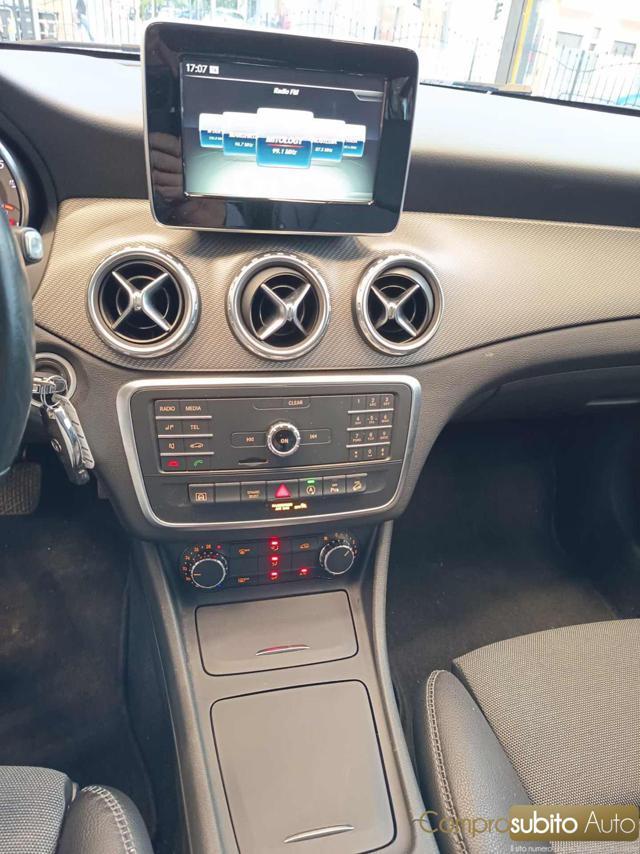 MERCEDES-BENZ GLA 200 d Automatic 4Matic Premium