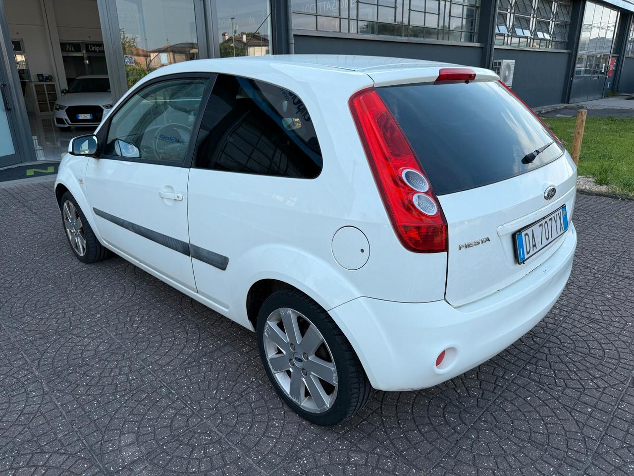 Ford Fiesta 1.4 16V 3p. Titanium