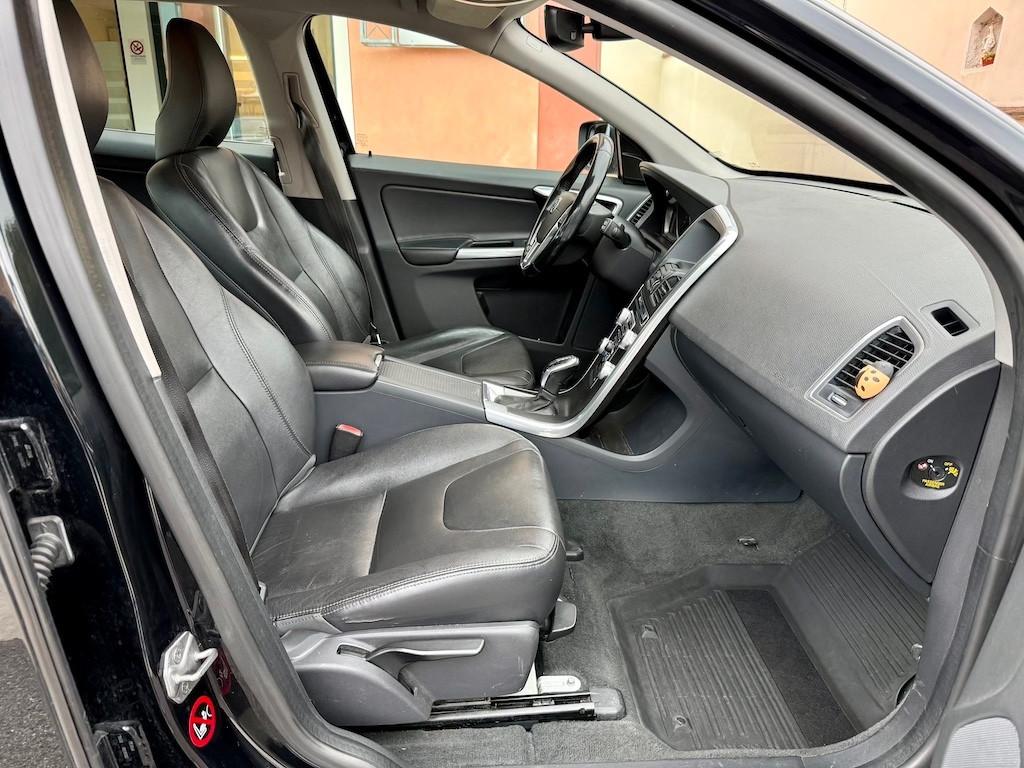 Volvo XC 60 D4 AWD Geartronic Momentum