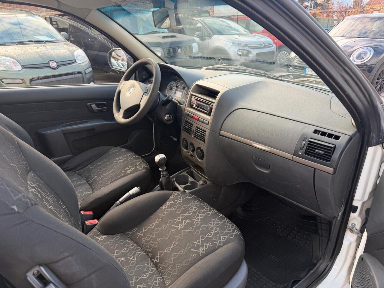 Fiat Strada 1.3 MJT 95CV Pick-up Trekking