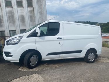 Ford Transit custum ibrido disel