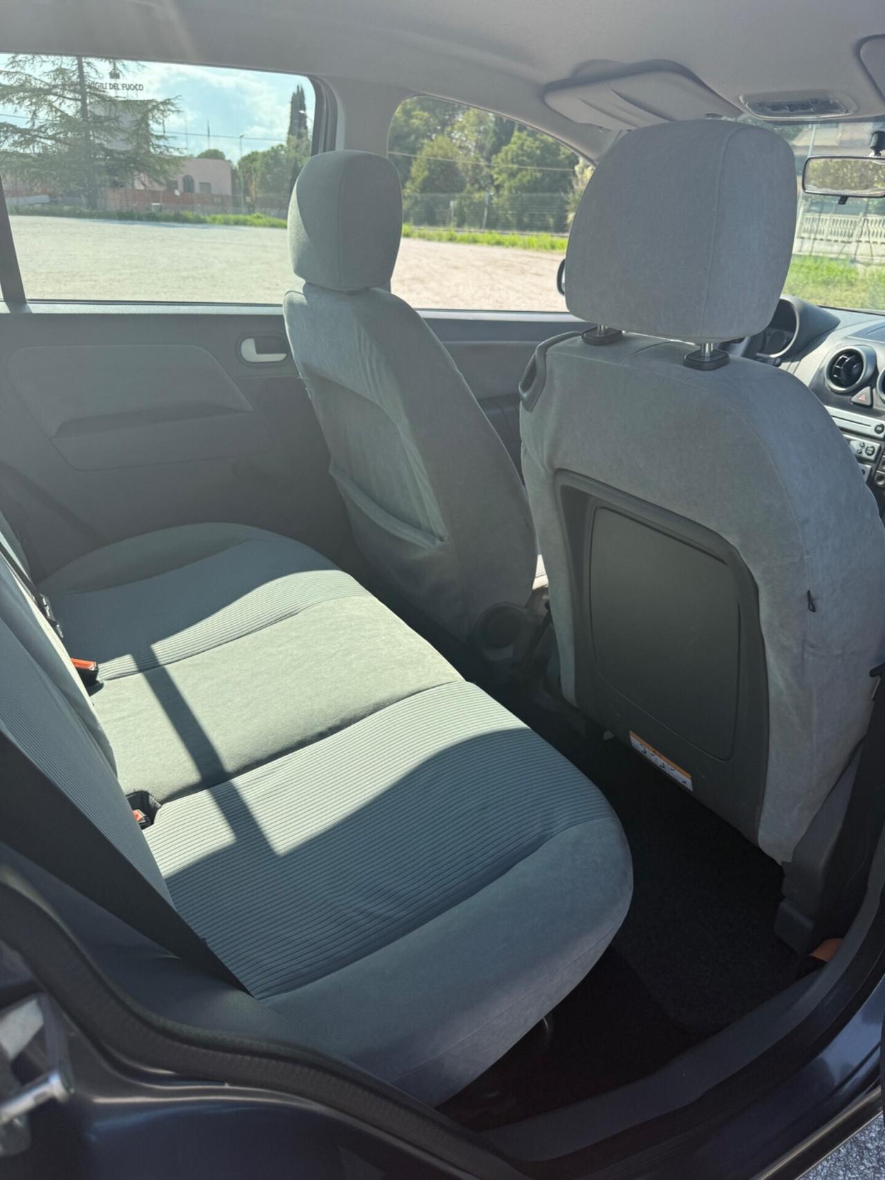 Ford fusion 1.4 benzina 80cv neopatentati 5porte