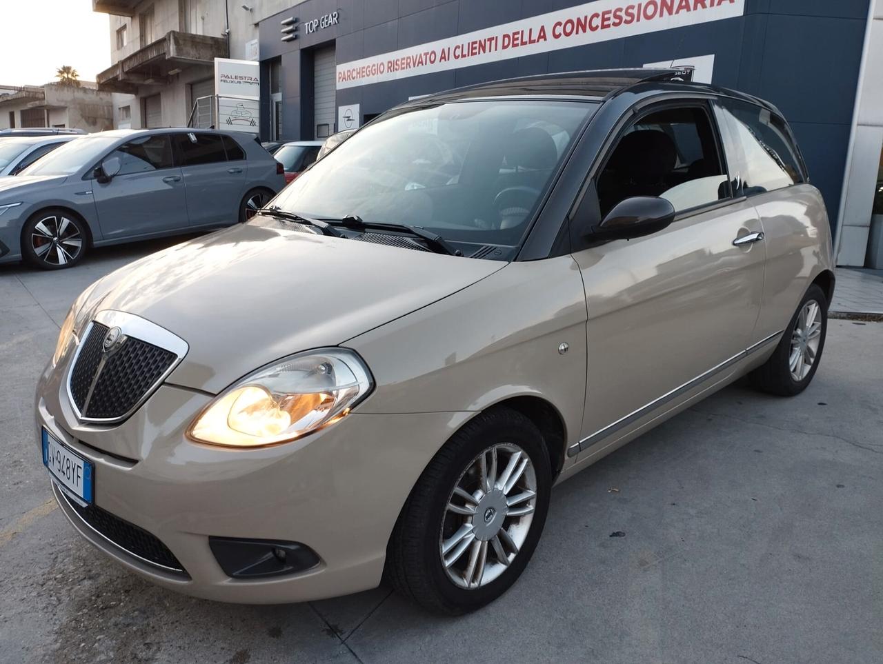 Lancia Ypsilon 1.3 MJT 90 CV Oro Giallo