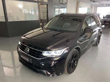 VOLKSWAGEN Tiguan 2.0 TDI 150 CV SCR DSG R-Line LUCI AMBIENTE