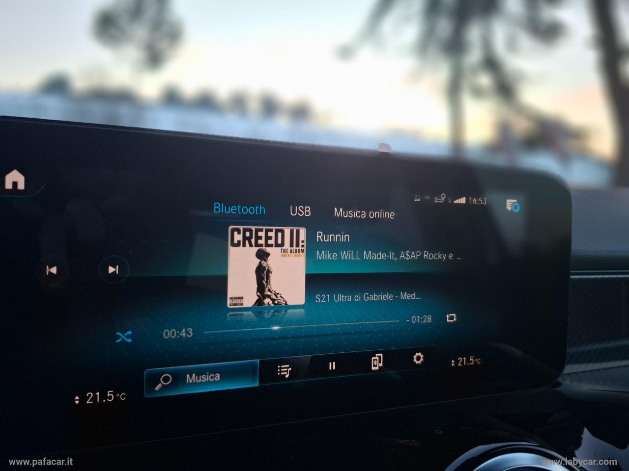 MERCEDES-BENZ GLB 200 d Automatic Premium