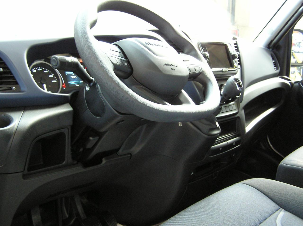 Carro attrezzi Daily 35C18 KM0 NUOVO PACK CONNECT scarrabile