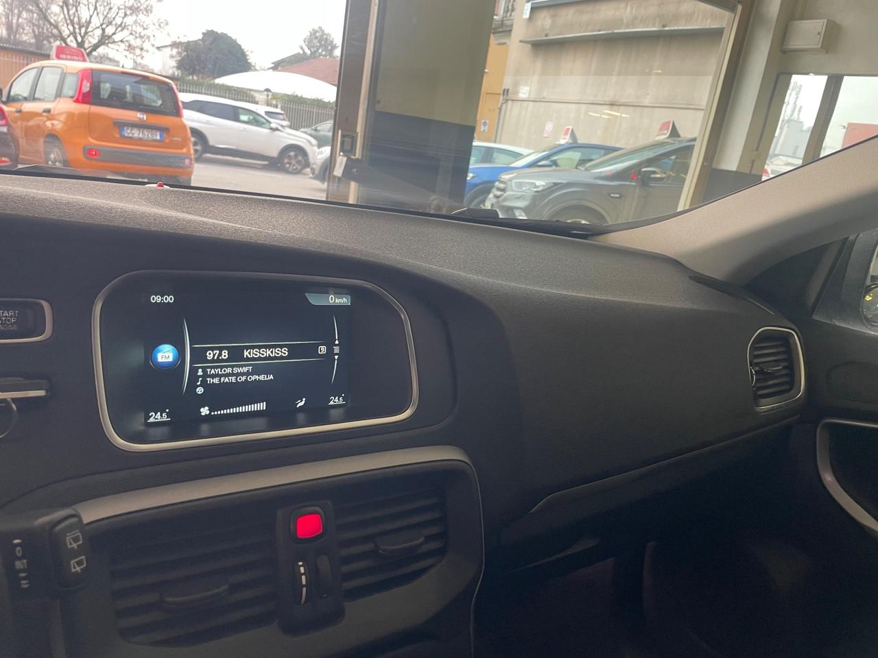 Volvo V40 D2 1.6 Momentum - Nessun vincolo -