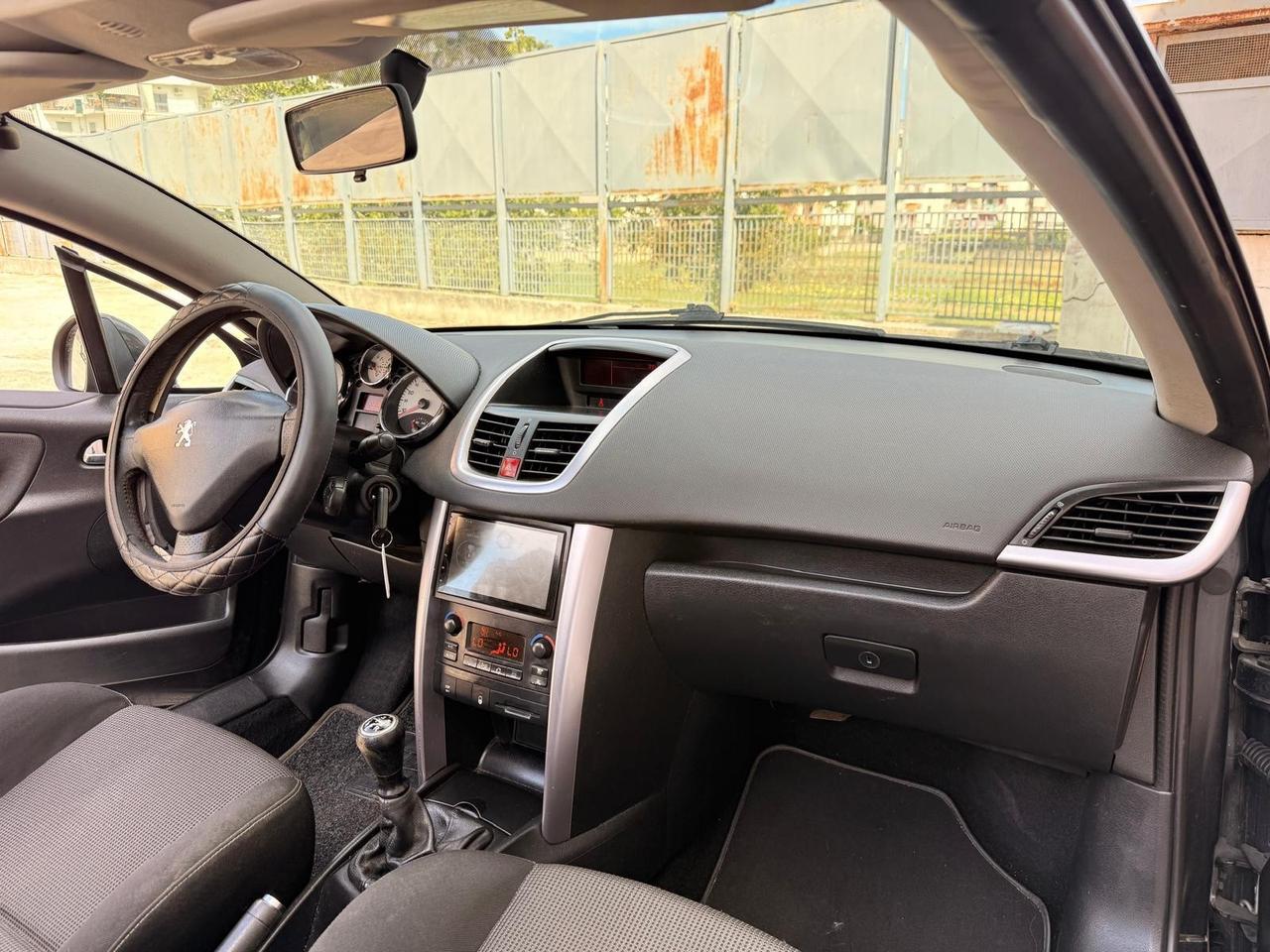 Peugeot 207 1.6 HDi 110CV CC Roland Garros