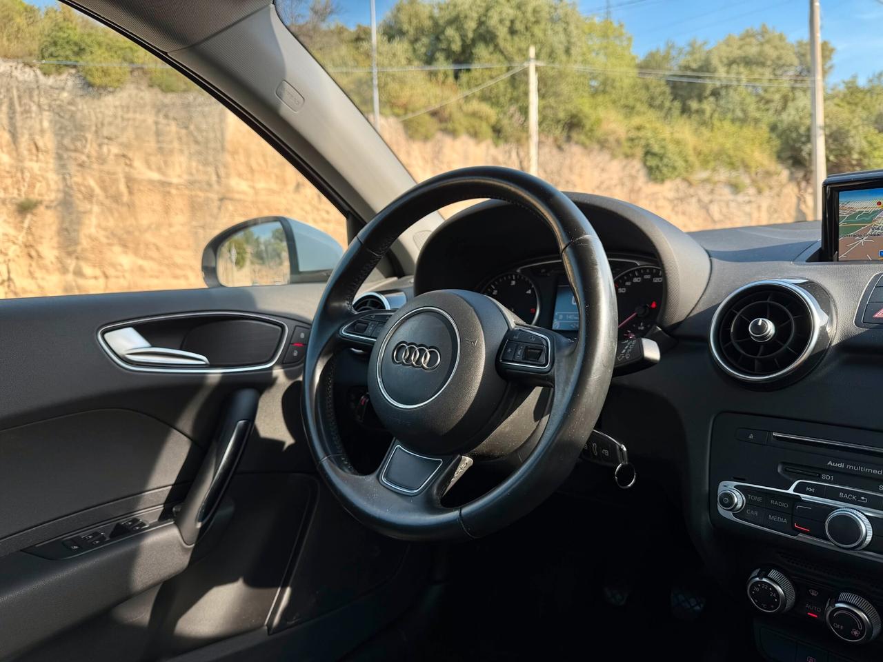 Audi A1 SPB ADMIRED/1.4 TDI 90CV/NAVI/NEOPATENTATI