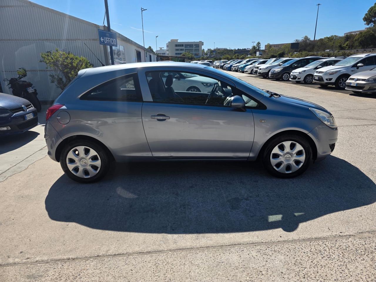 Opel Corsa 1.2 3 porte Club