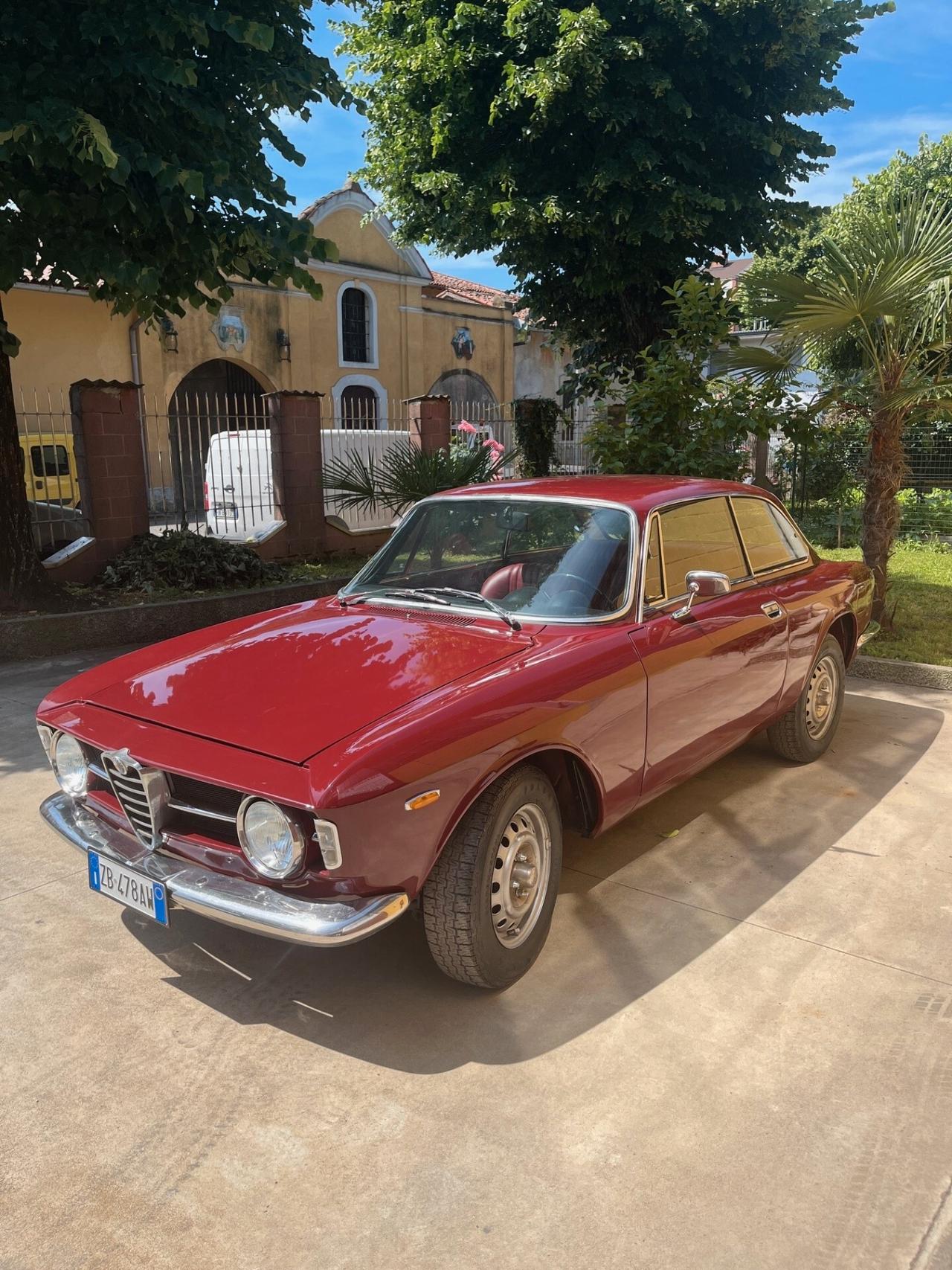 Alfa Romeo GT Alfa Romeo GT 1300 Junior Scalino