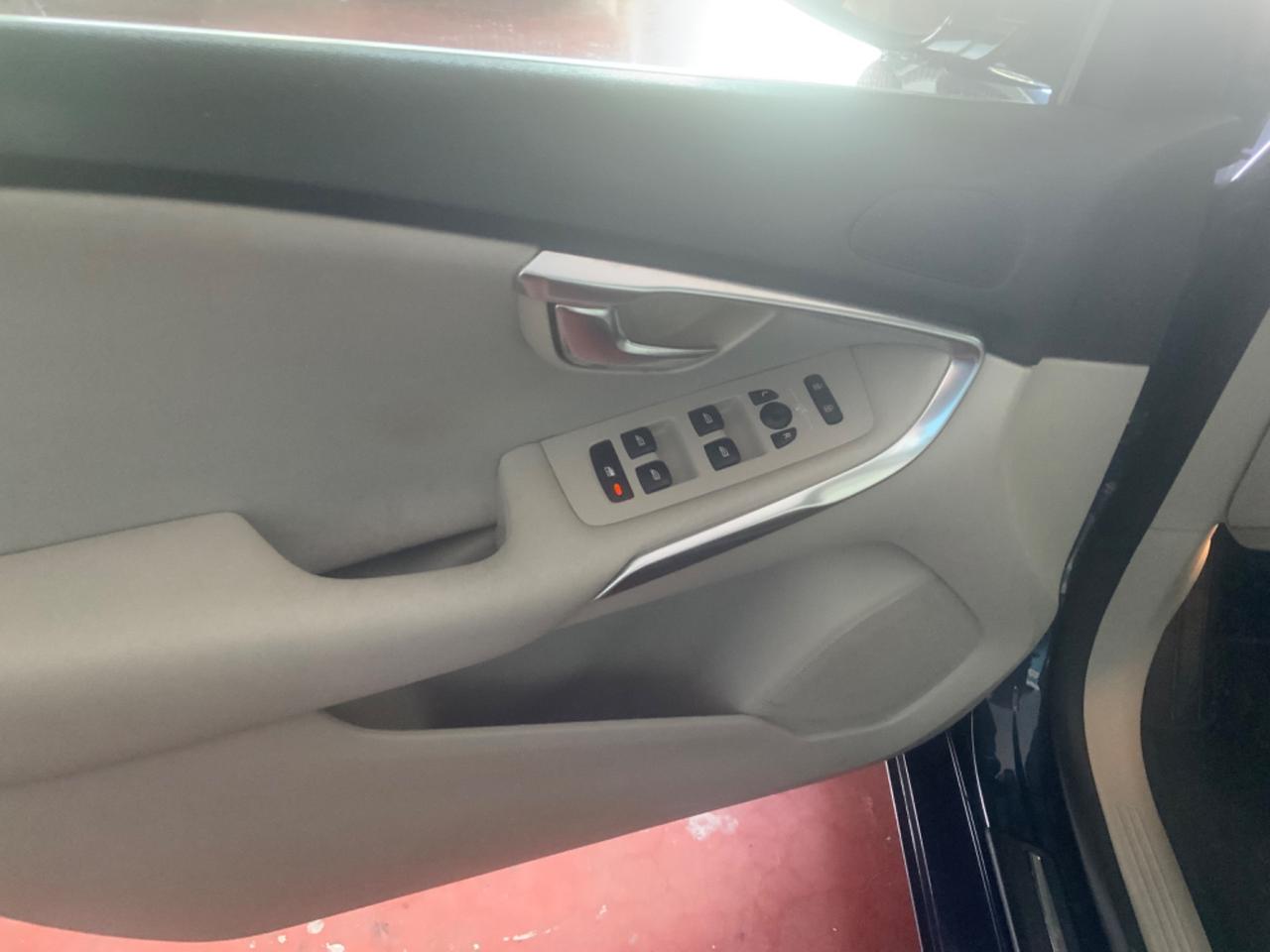 Volvo V40 D2 1.6 Momentum