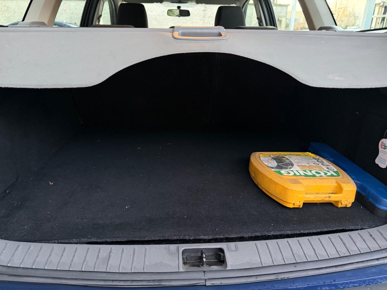 Ford Focus 1.6 benzina EURO5A NEOPATENTATI-FAMIGLIARE