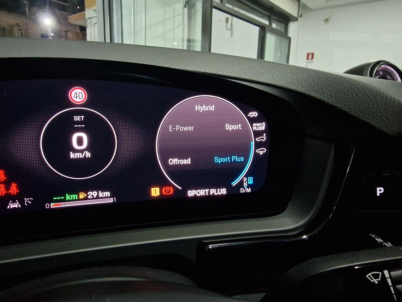 Porsche Cayenne Coupé 3.0 V6 E-Hybrid Iva esposta.