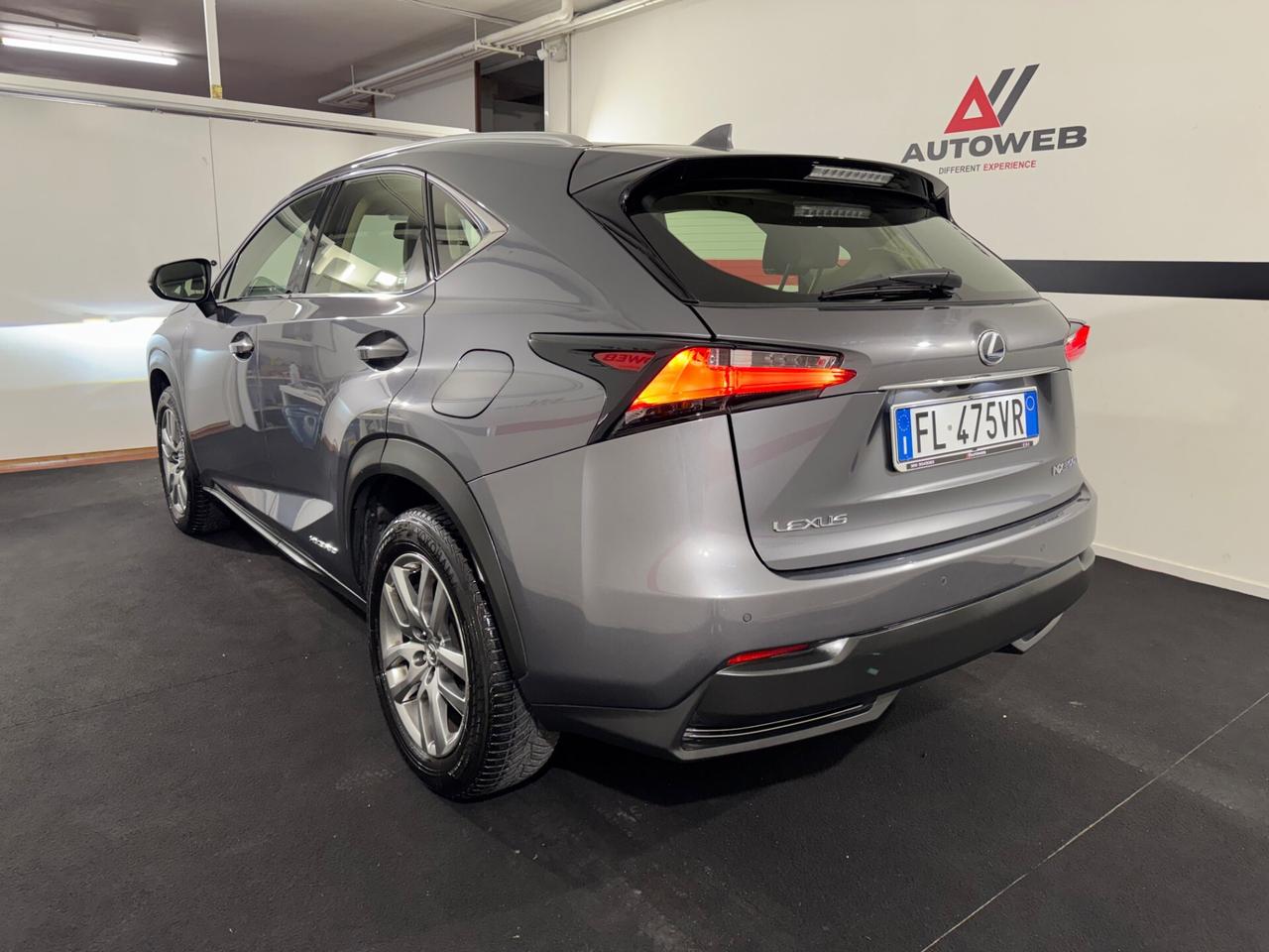 Lexus NX 300h Hybrid 4WD Luxury TAGLIANDI CERTIFICATI LEXUS