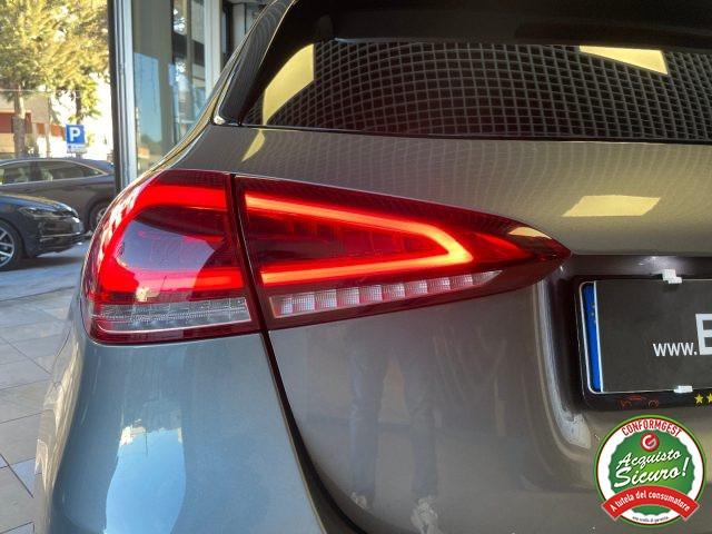 MERCEDES-BENZ A 180 d Auto Premium AMG *NIGHT PACK