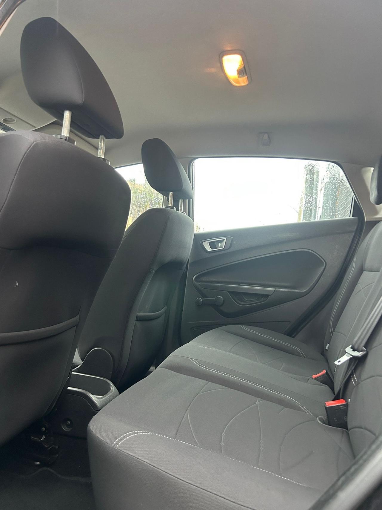 Ford Fiesta 1.5 TDCi 75CV -2013