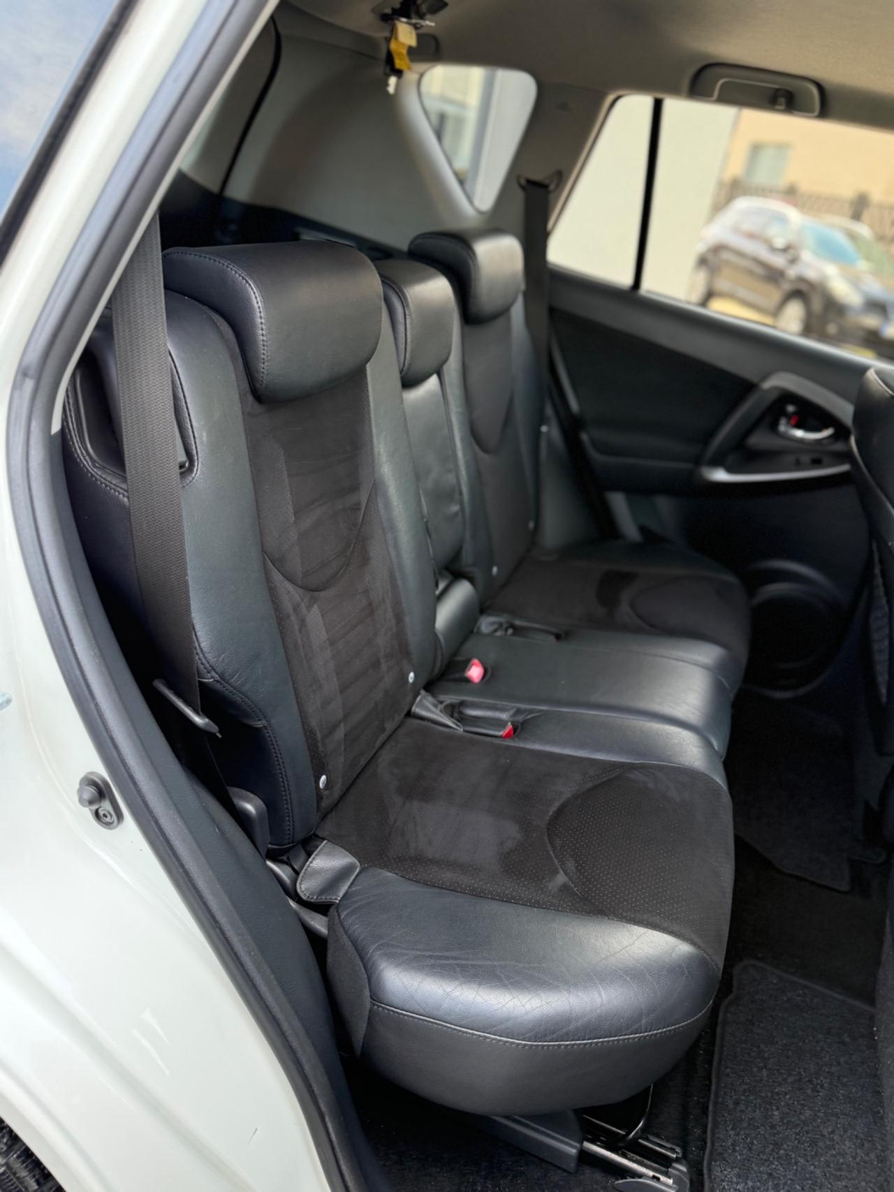 Toyota RAV 4 RAV4 Crossover 2.2 D-4D 150 CV DPF Exclusive