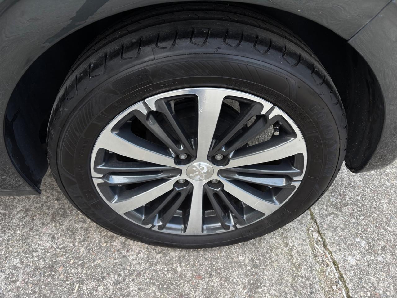 Peugeot 208 1.2 benzina. Neopatentati. Garanzia