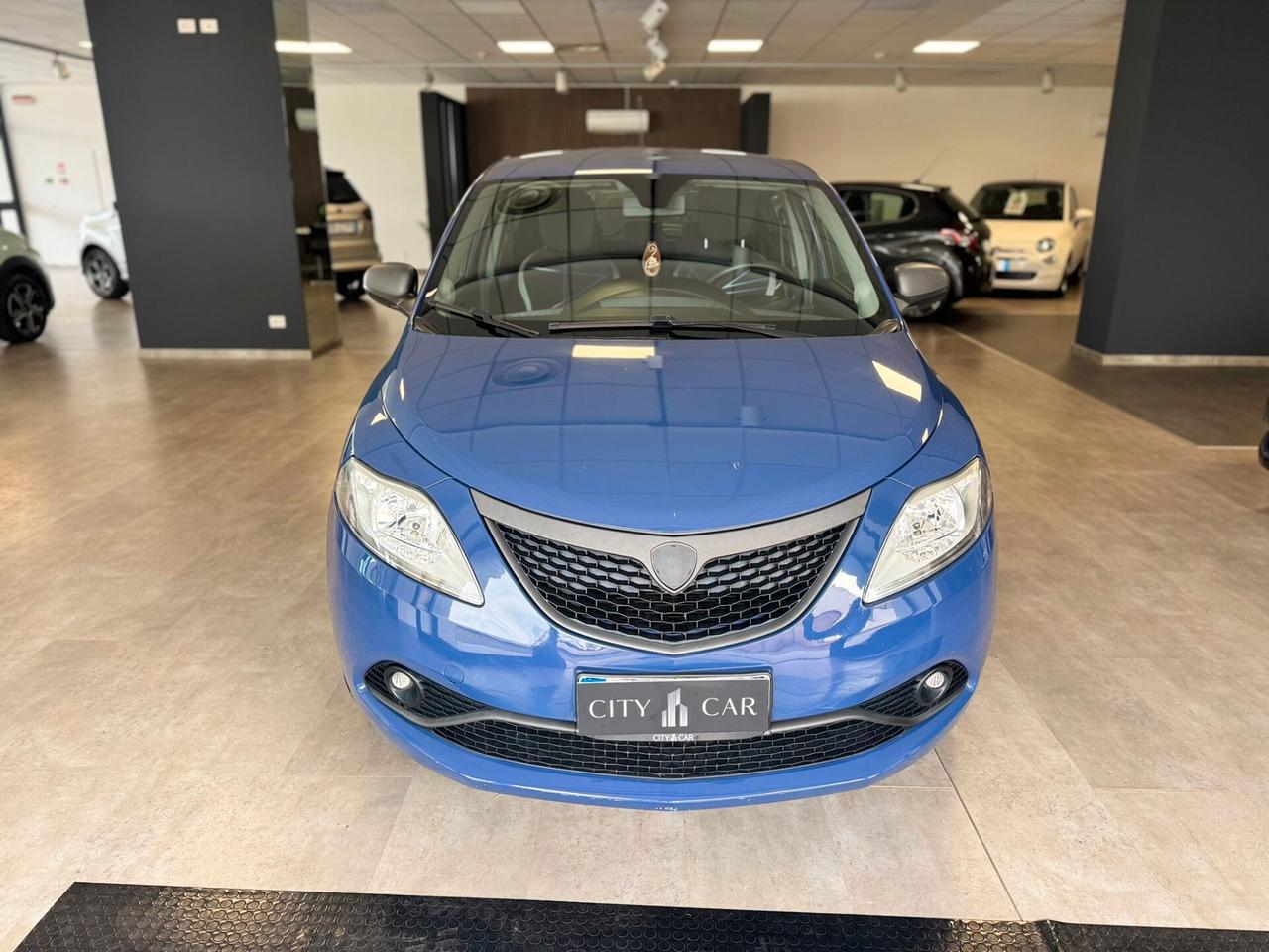 Lancia Ypsilon 1.2 69 CV 5 porte Mya