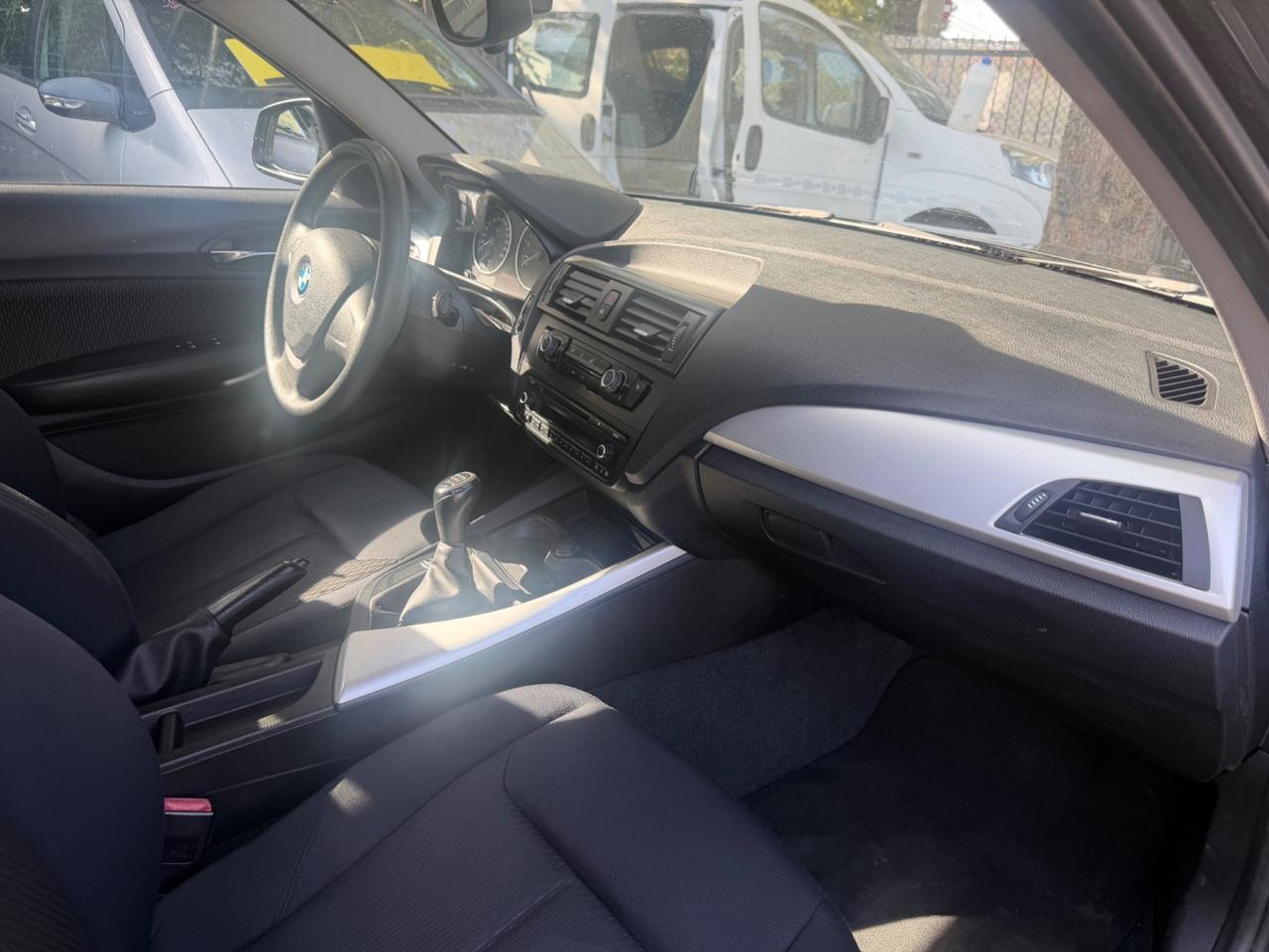 Bmw 116 116i 5p. Urban