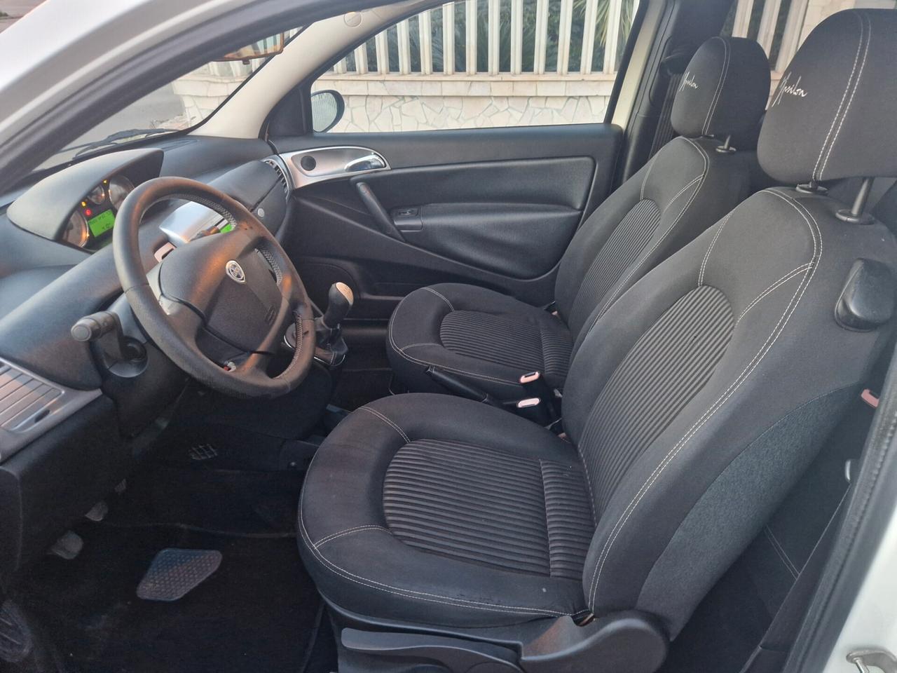 Lancia Ypsilon 1.3 MJT 75 CV Sport MomoDesign