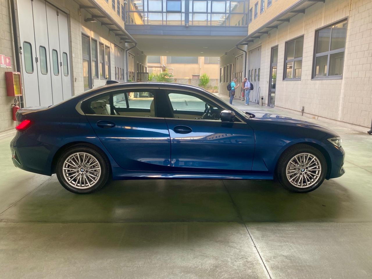 Bmw 330 330i xDrive Luxury