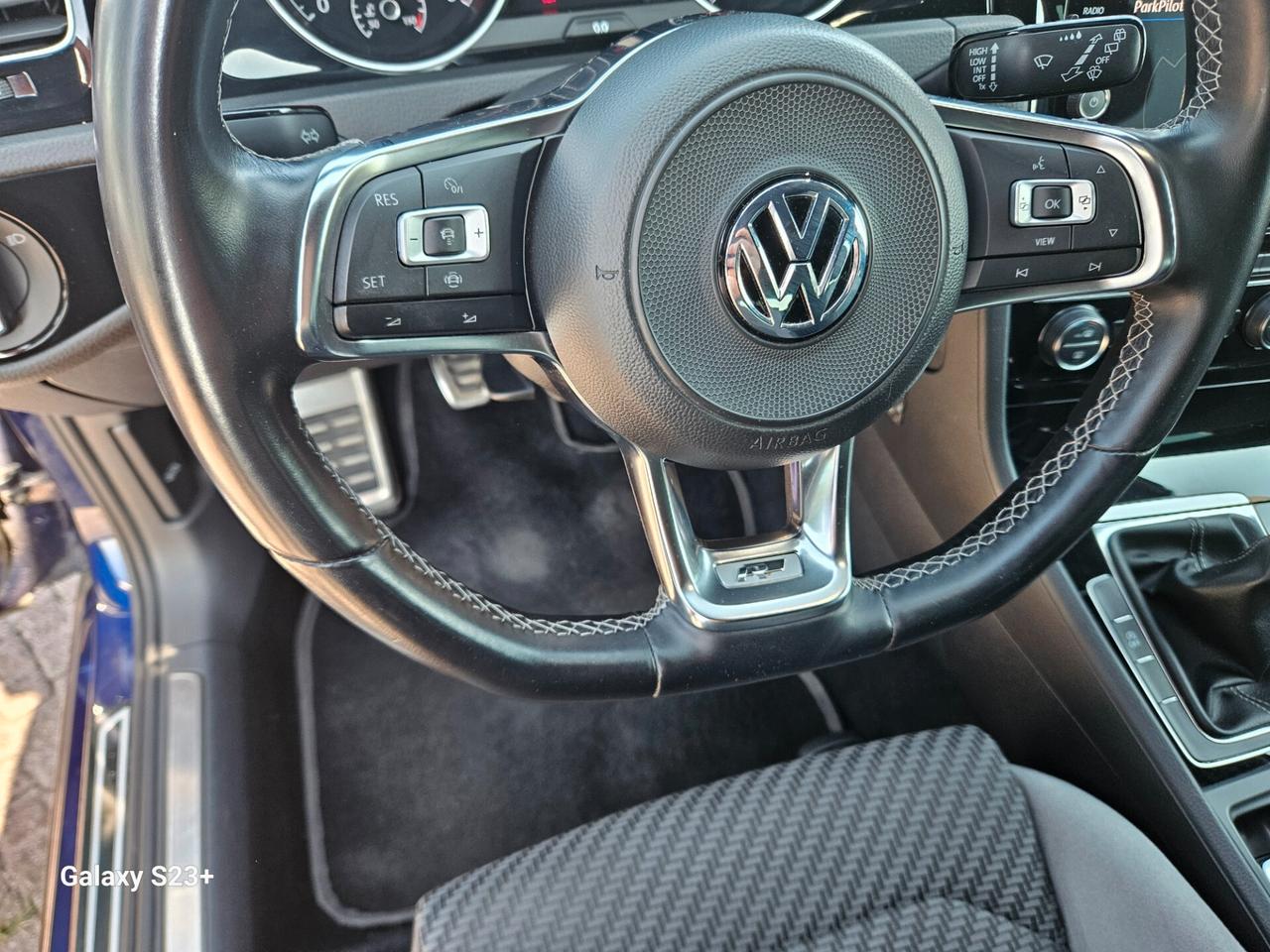 Volkswagen Golf 1.5 TSI ACT 5p. R line