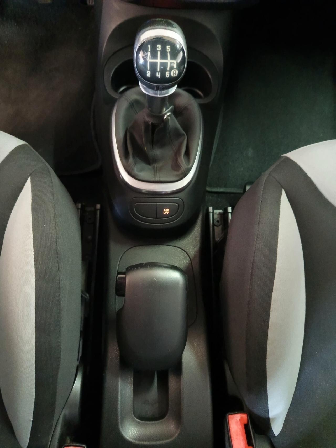 Fiat 500L 1.4 95 CV Lounge, 122 Mila chilometri ok neopatentati
