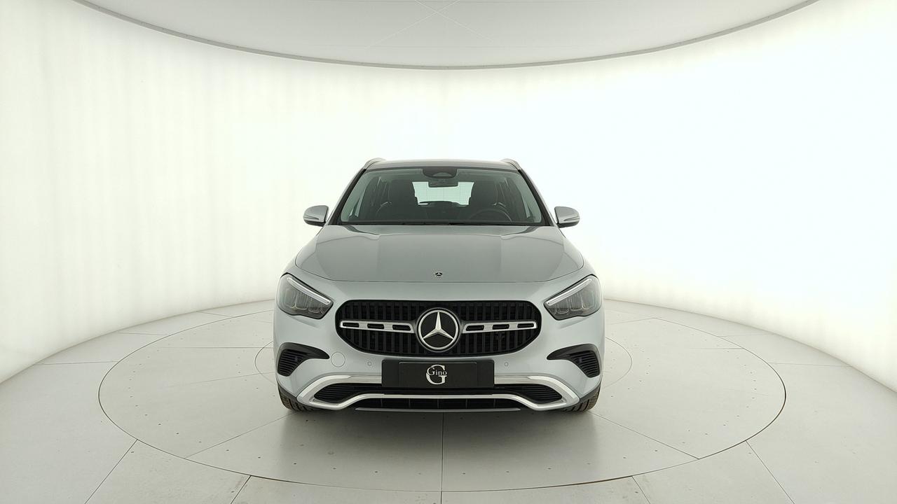 Mercedes-Benz GLA 180 d Progressive Advanced auto